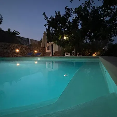 Trullo Pescoluse بيت للعطل *