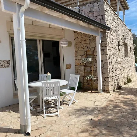 Trullo Pescoluse مارينا دي بيسكولوس
